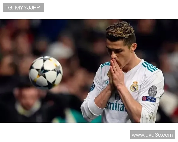 足球明星何统帅脸部特写展现运动魅力与个人风采的精彩瞬间